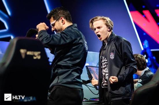 张艺谋执导电竞剧交换人生揭开神秘面纱